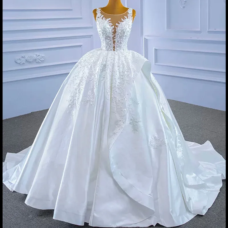 Women's Romantic Outfit Statement Piece Lace Appliqued Satin Wedding Dress Ball Gown Puffy Bridal Gown