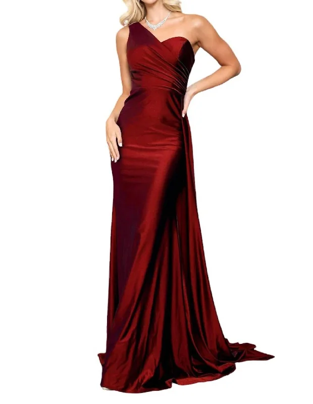 Women's Activewear Garments Bold Silhouette Fitted One Shoulder Lycra Gown In Burgundy