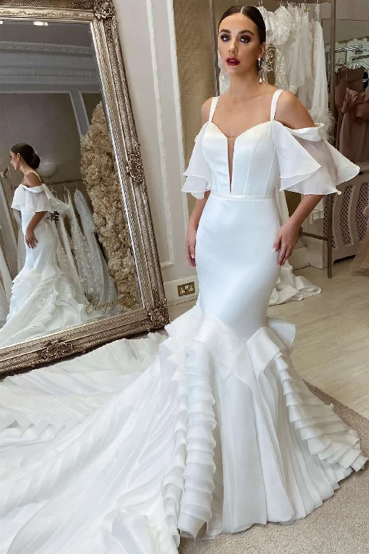 Women's Functional Outfit For Outdoor Activities Contemporary Elegance White Cold-Shoulder Ruffles Trumpet Long Wedding Dress